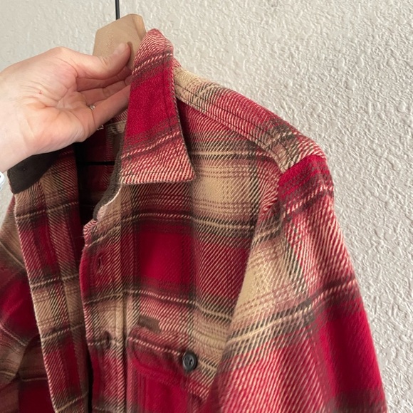 Orvis Plaid Red Flannel Shavket - Picture 8 of 9